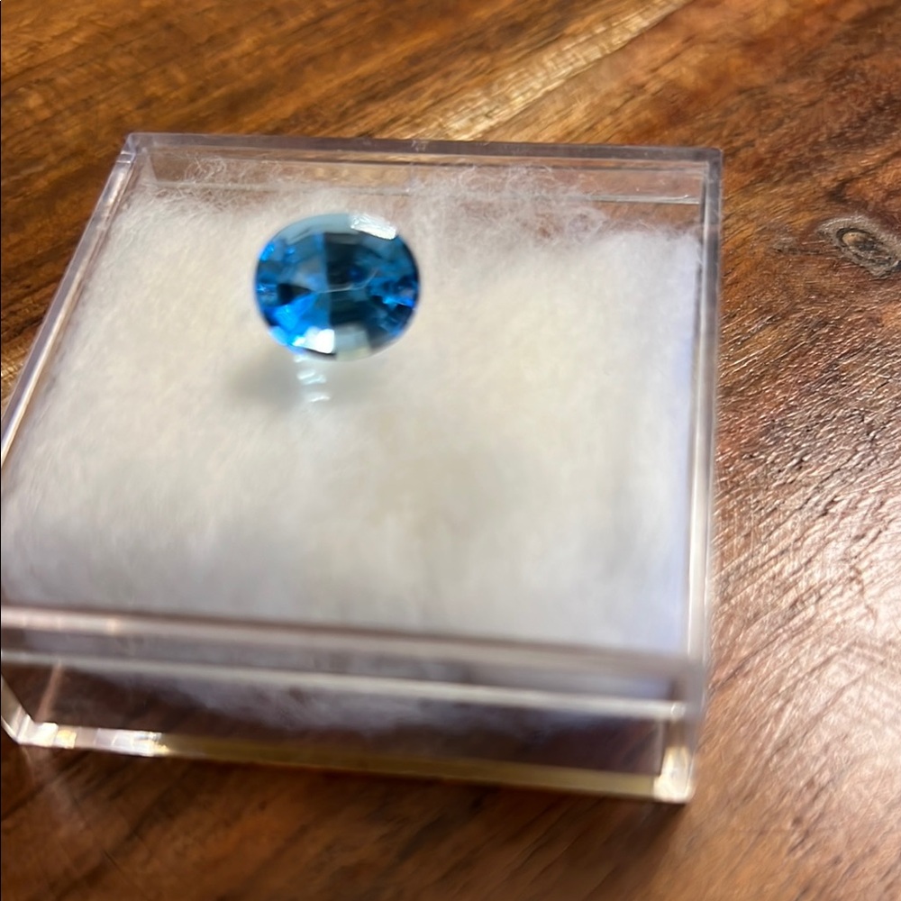 Elegant Blue Topaz Opal gemstone 6.70 ct